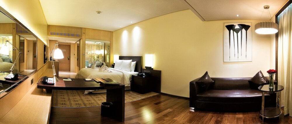 Фото Courtyard by Marriott Bilaspur