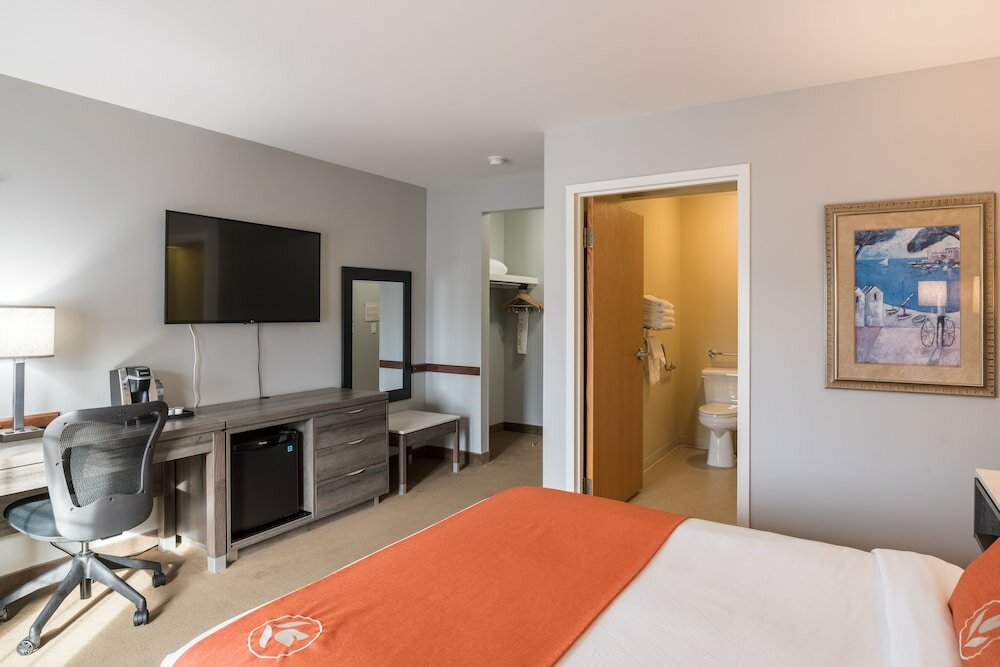 Фото Amsterdam Inn & Suites Moncton