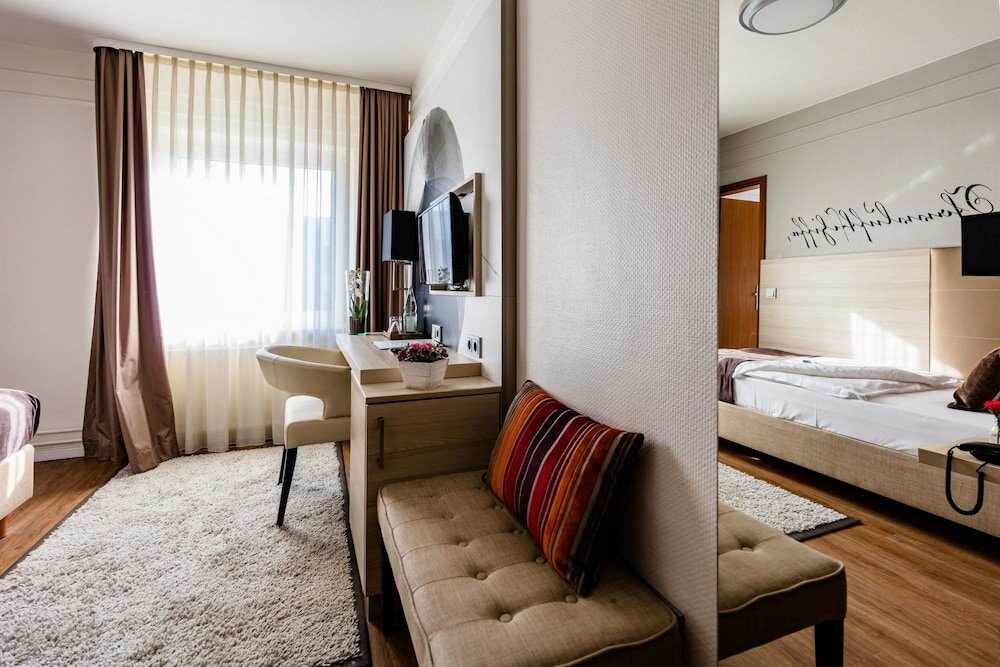 Фото Hotel Zum Zeppelin