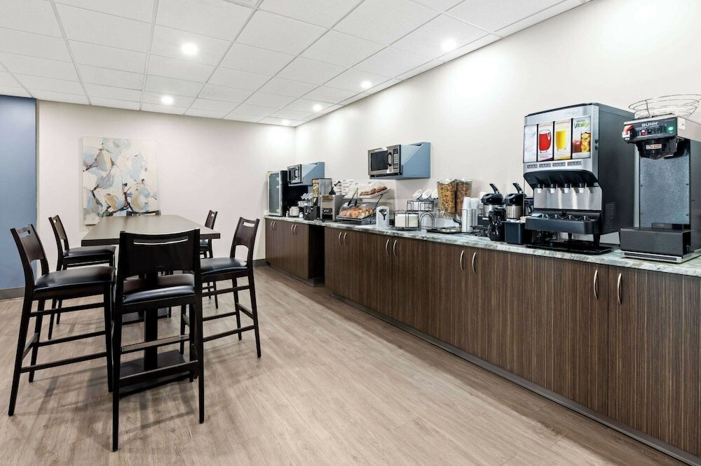 Фото Howard Johnson by Wyndham Thunder Bay