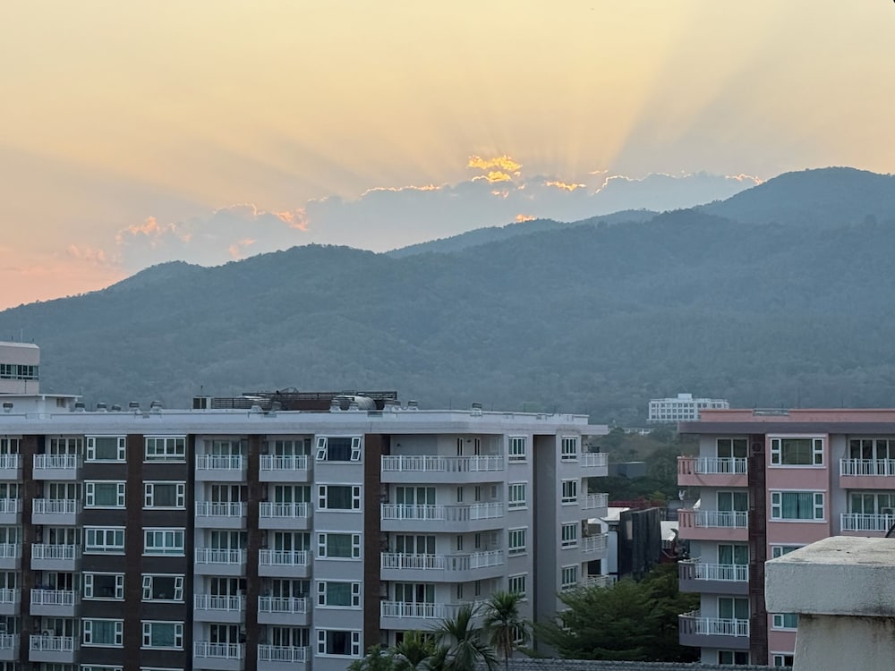 Фото The Empire Nimman