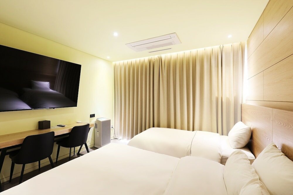 Фото Hotel The Designers Jongno