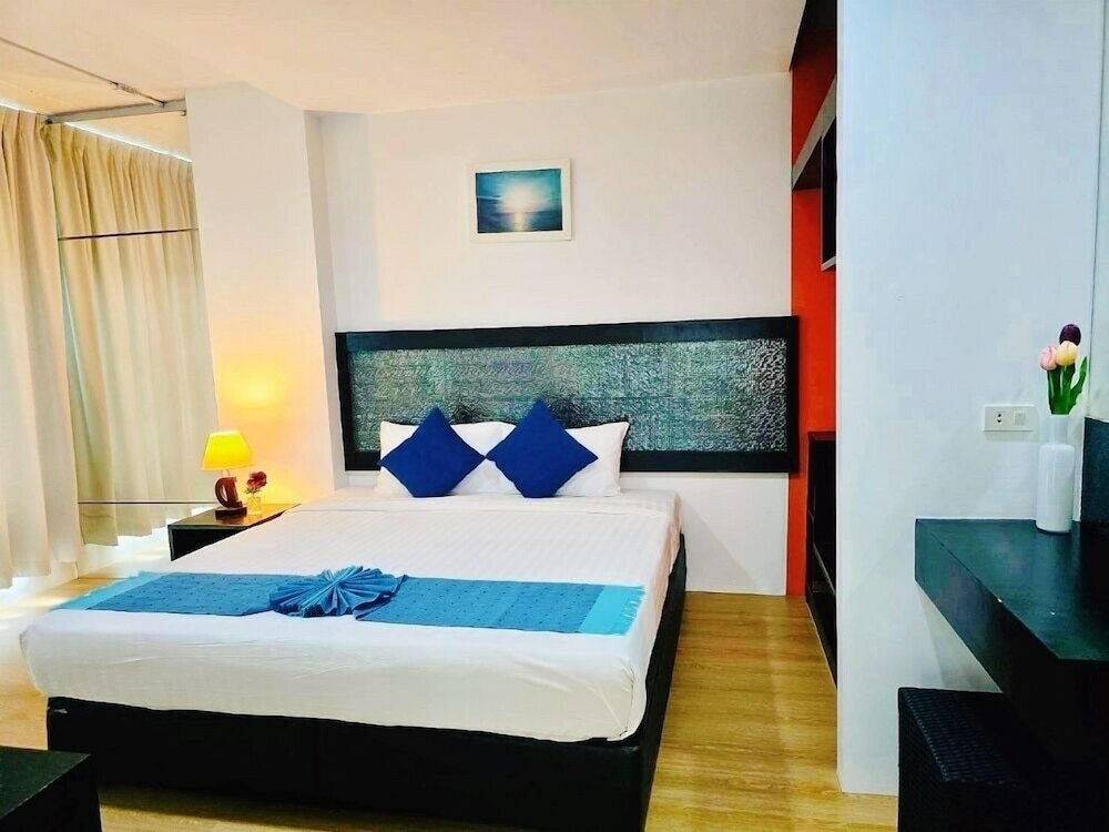 Фото RedDoorz I Talay Resort