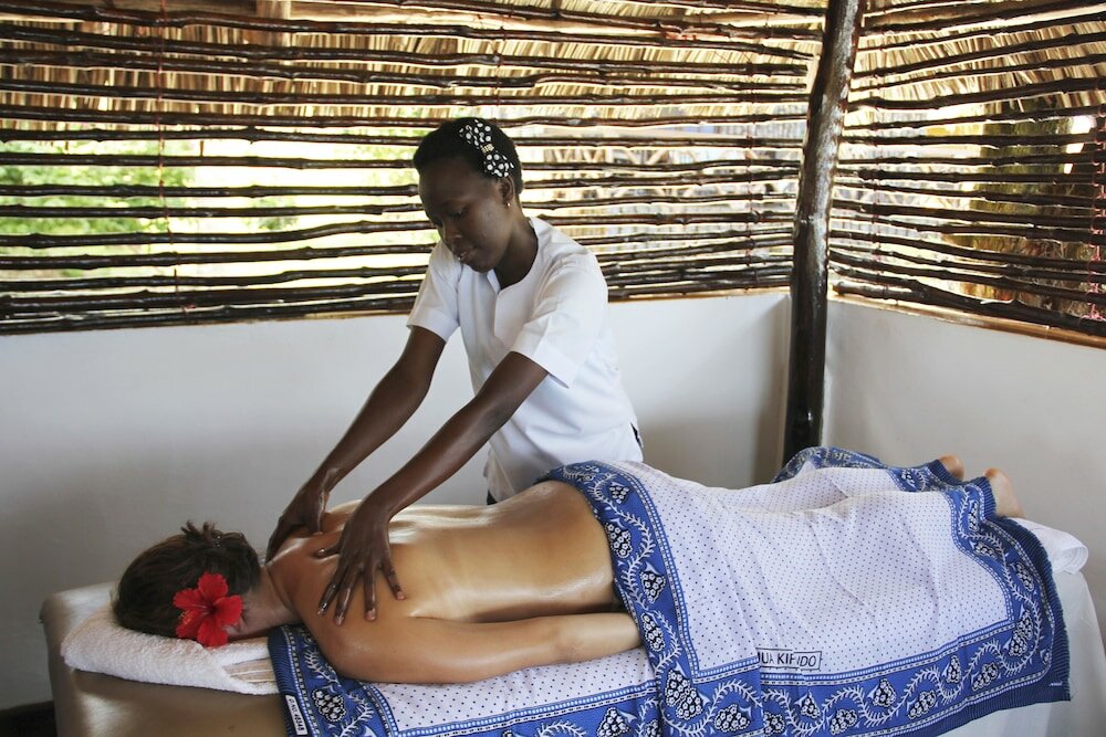 Фото Mnarani Beach Cottages