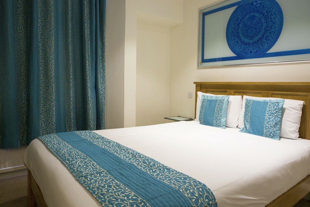 Фото Westpoint Hotel