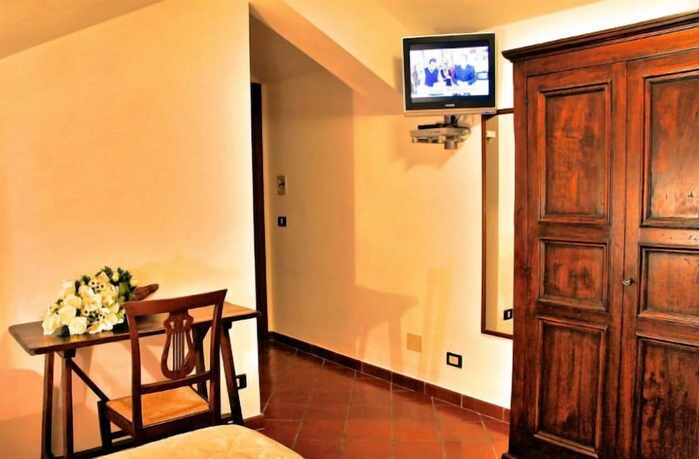 Фото Hotel Bucaneve