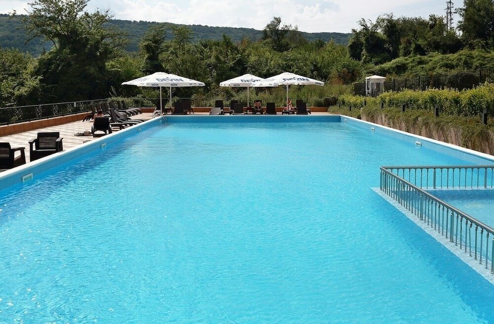 Фото White Rock Castle Hotel