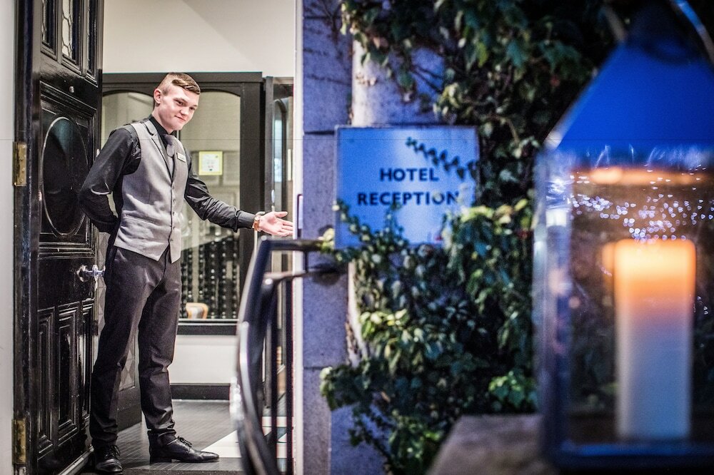 Фото The Chester Hotel