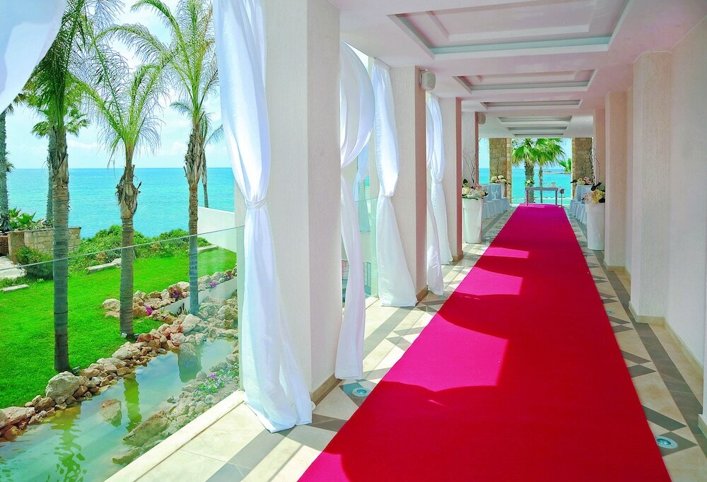 Фото Alexander The Great Beach Hotel