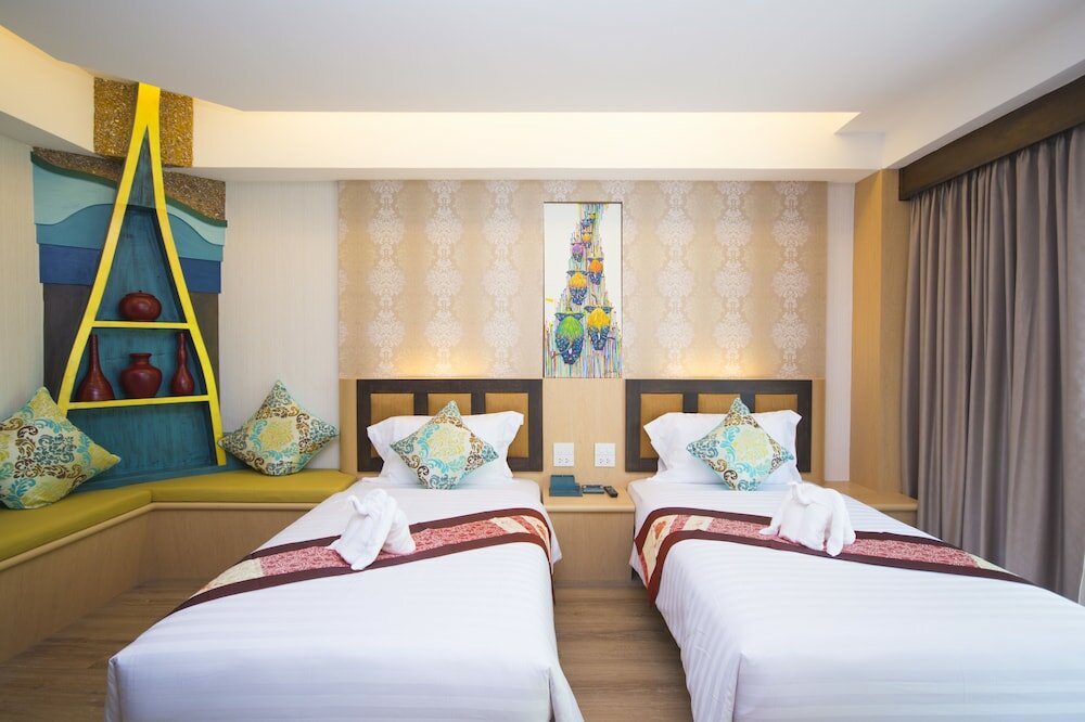 Фото Phi Phi Nice Beach Hotel Hip