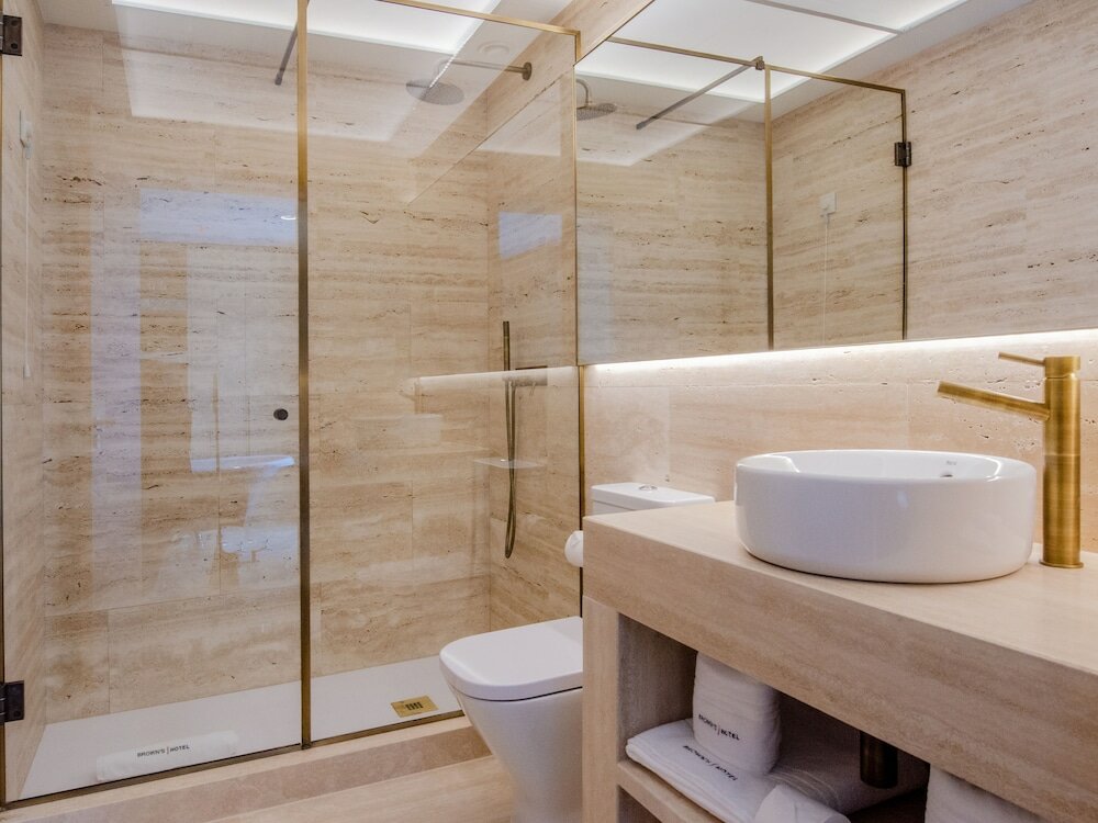 Фото Browns Avenue Hotel