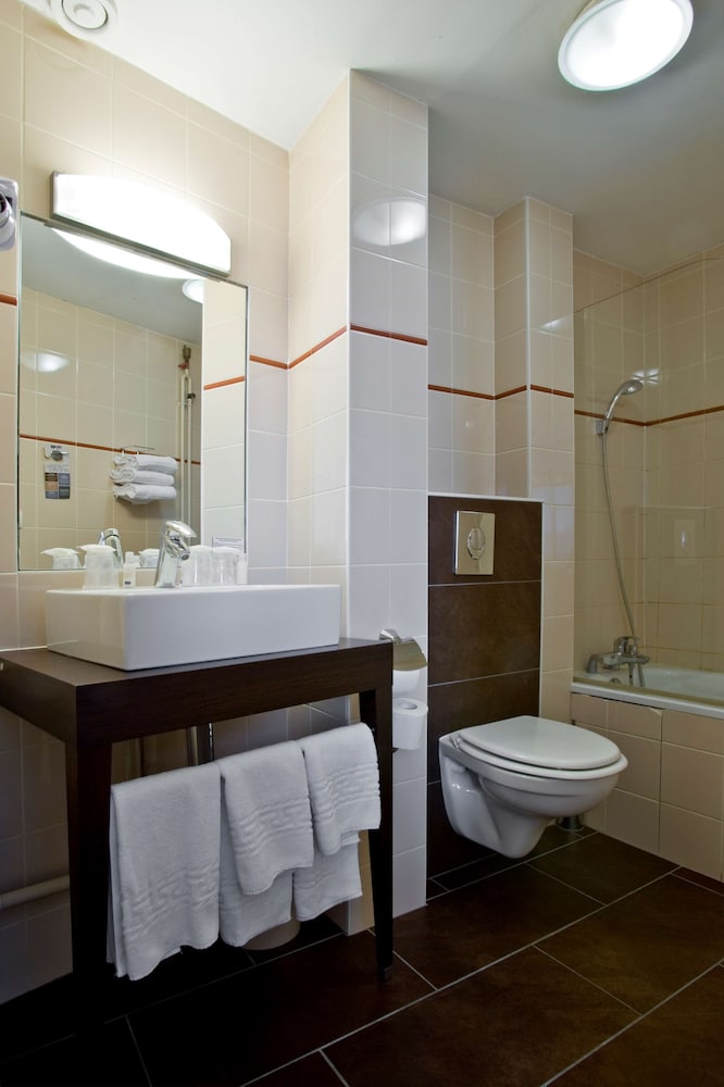 Фото Kyriad Dijon Gare