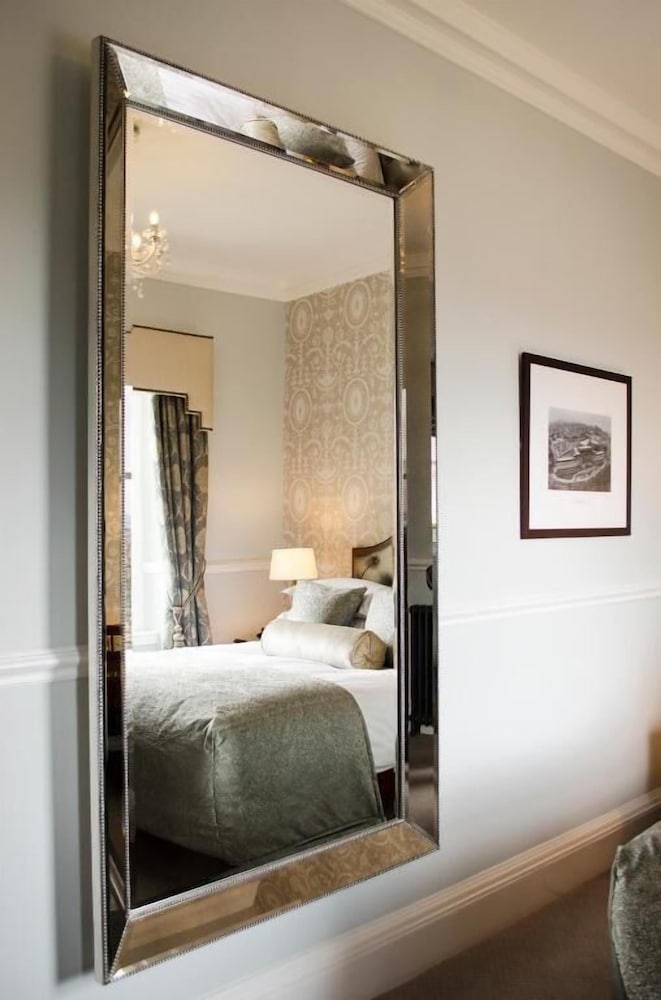 Фото The Bonham Hotel