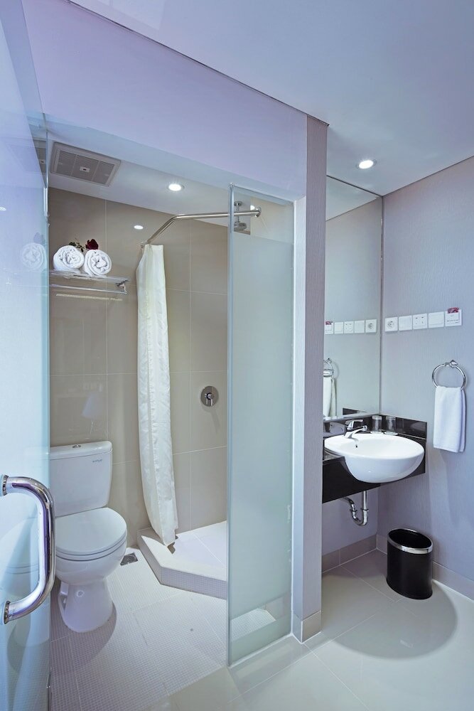 Фото G Suites Hotel by Amithya