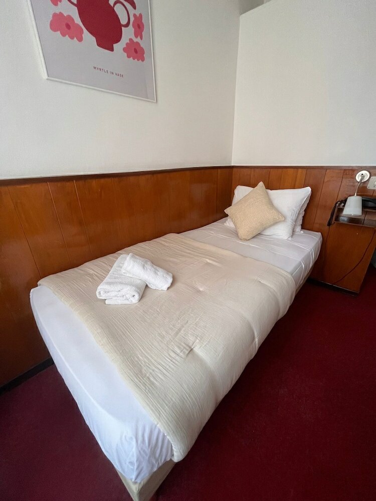 Фото Azurene Royal Hotel