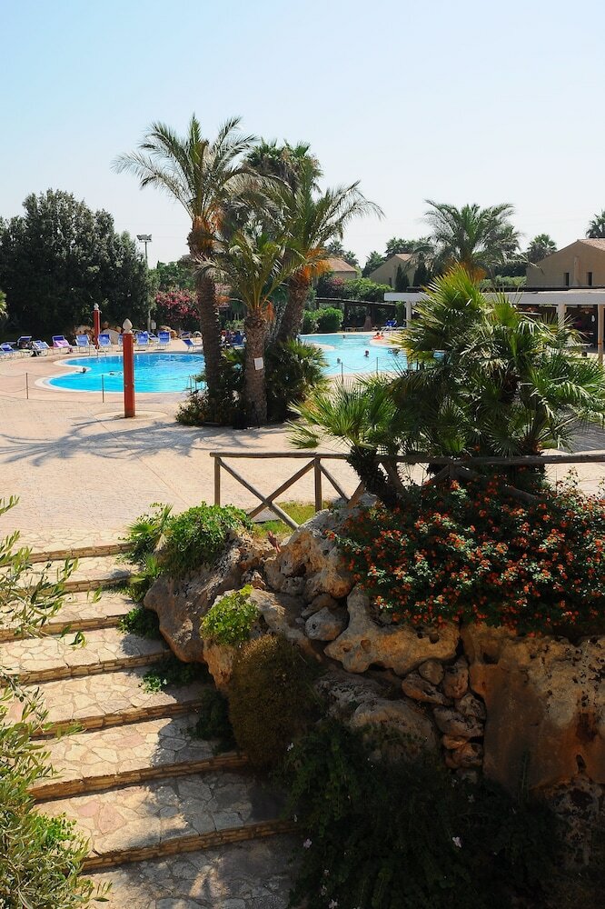 Фото Delfino Beach Hotel