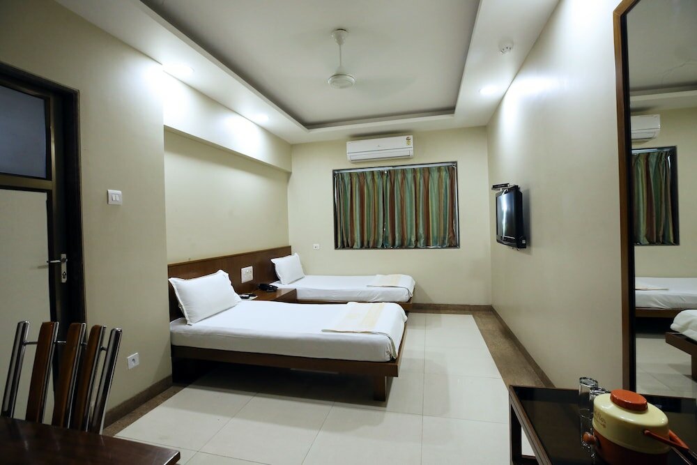 Фото Hotel Bombay International