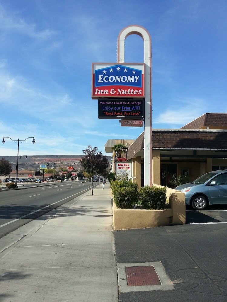 Фото Economy Inn & Suites