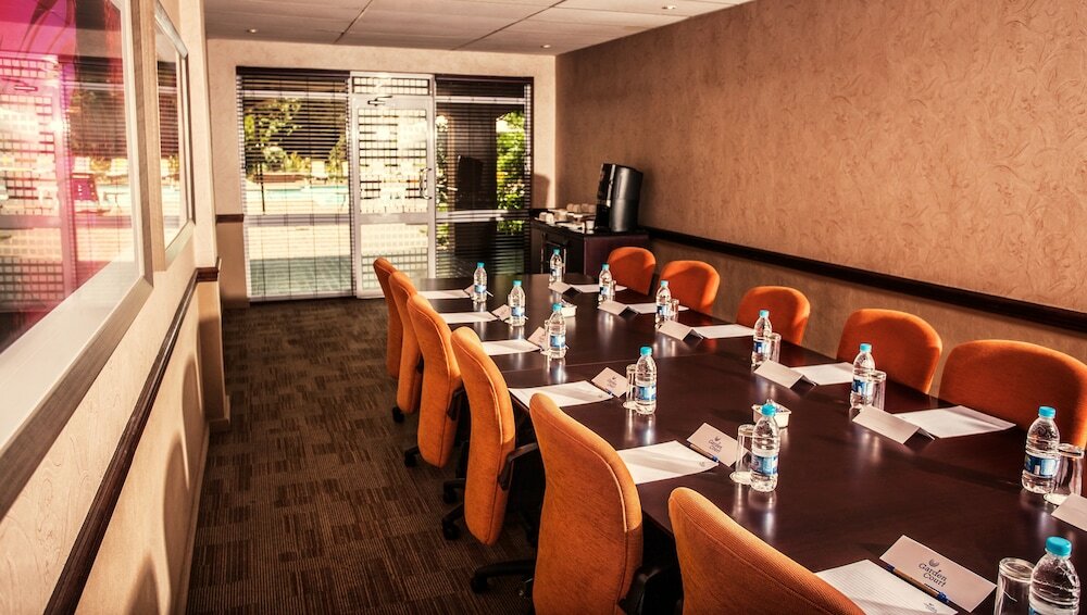 Фото Garden Court O. R. Tambo International Airport