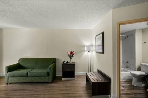 Гостиница Quality Inn & Suites North Little Rock в Норт Литтл Рок