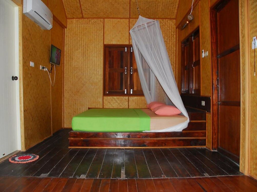 Фото Malibu Beach Bungalows