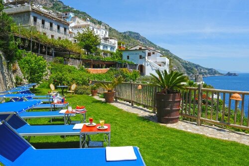 Внешний вид отеля Locanda Costa Diva в Прайано, фото 1