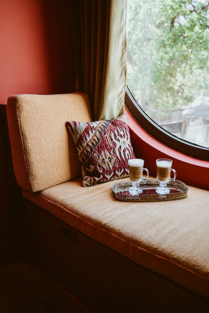 Фото The Frances Modern Inn