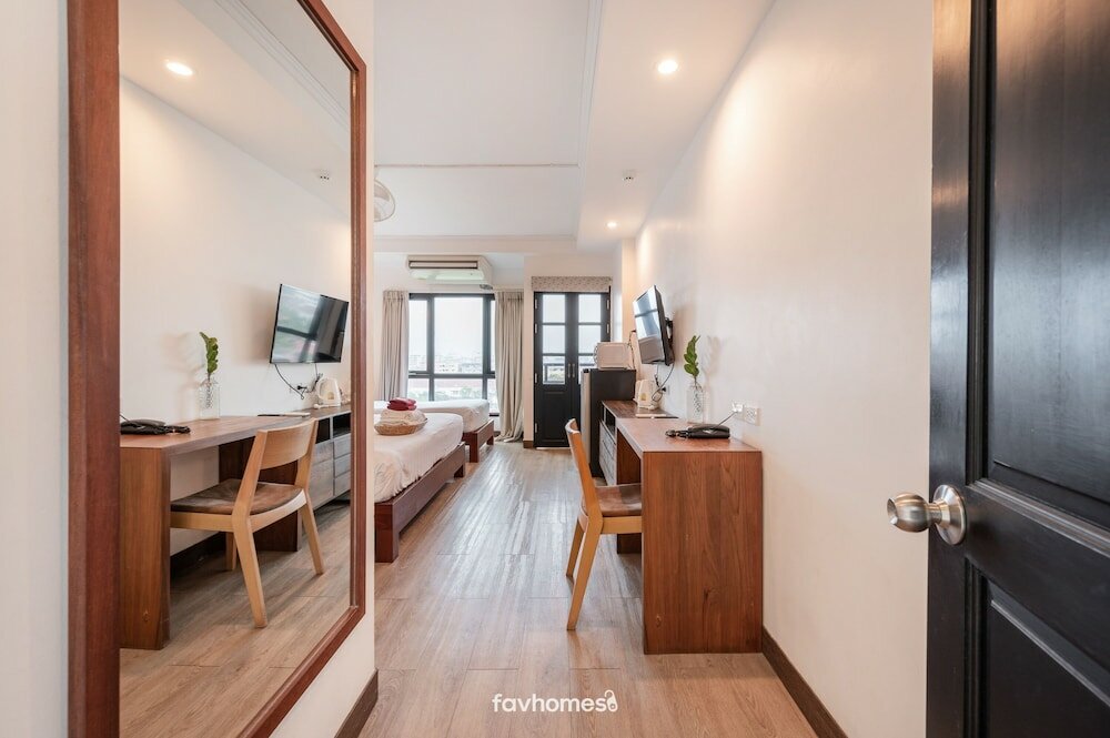 Фото The Corner Lodge