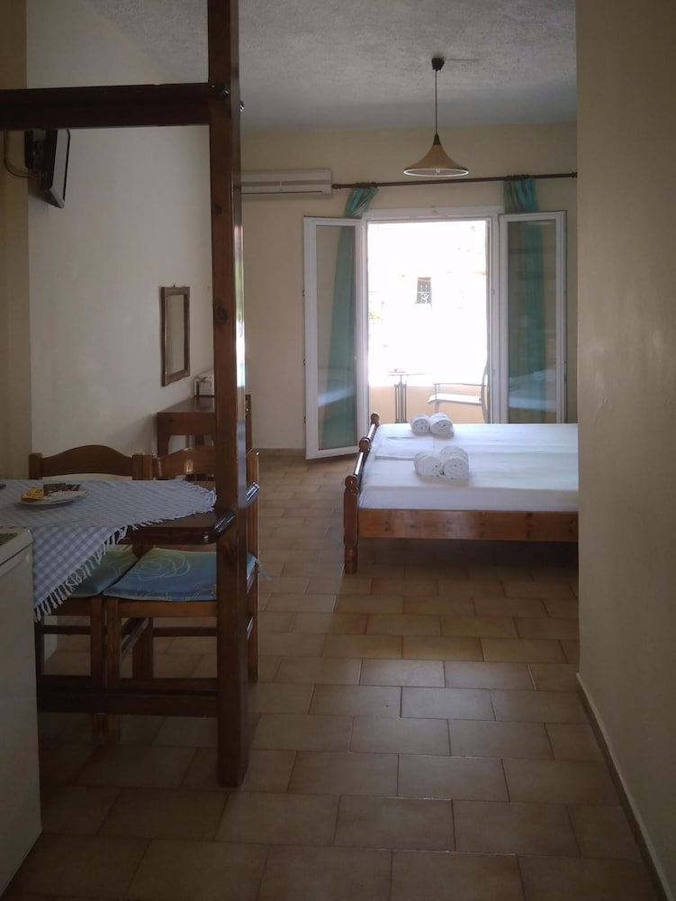 Фото Katerina Pool Apartments