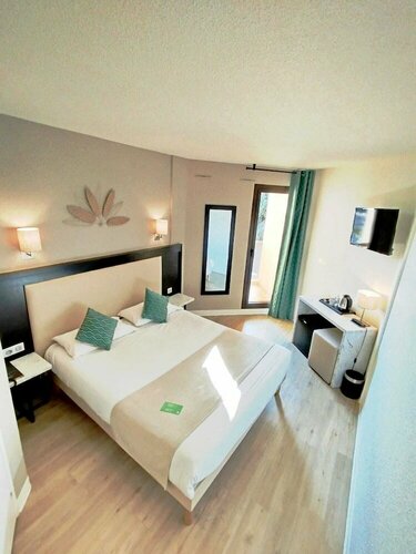 Внешний вид отеля Hotel le Collier в Антибе, фото 3