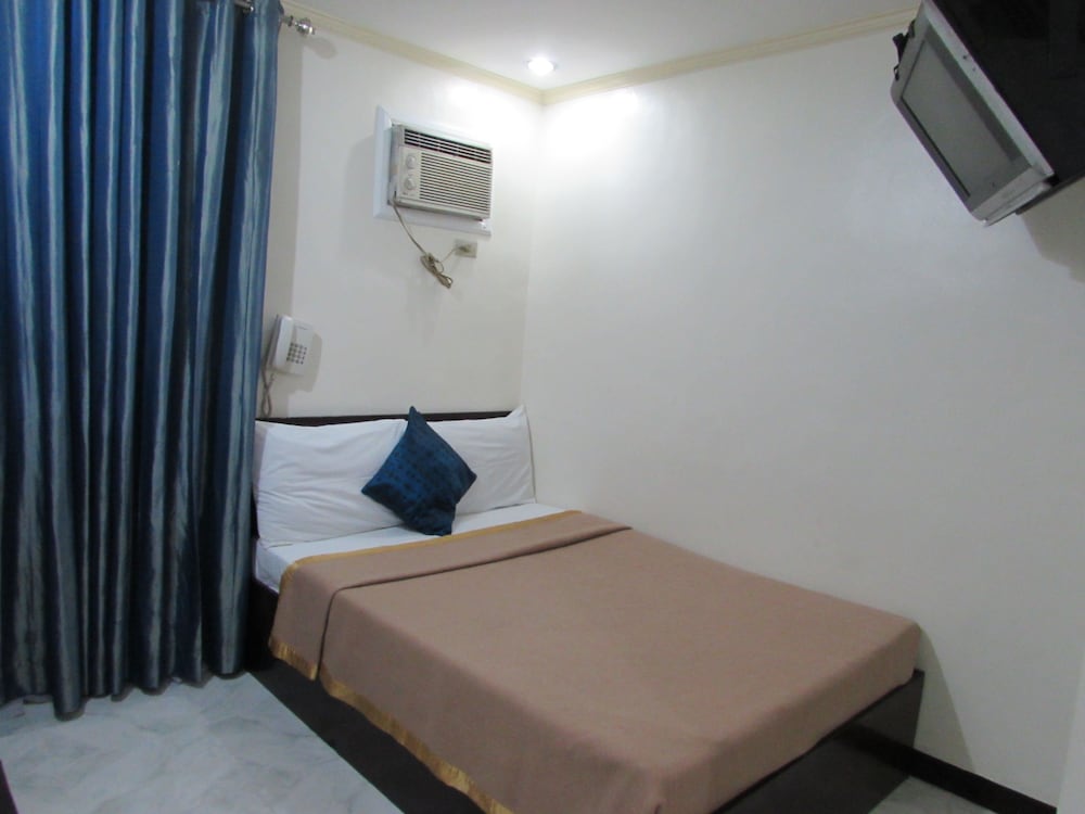 Фото Oyster Plaza Hotel