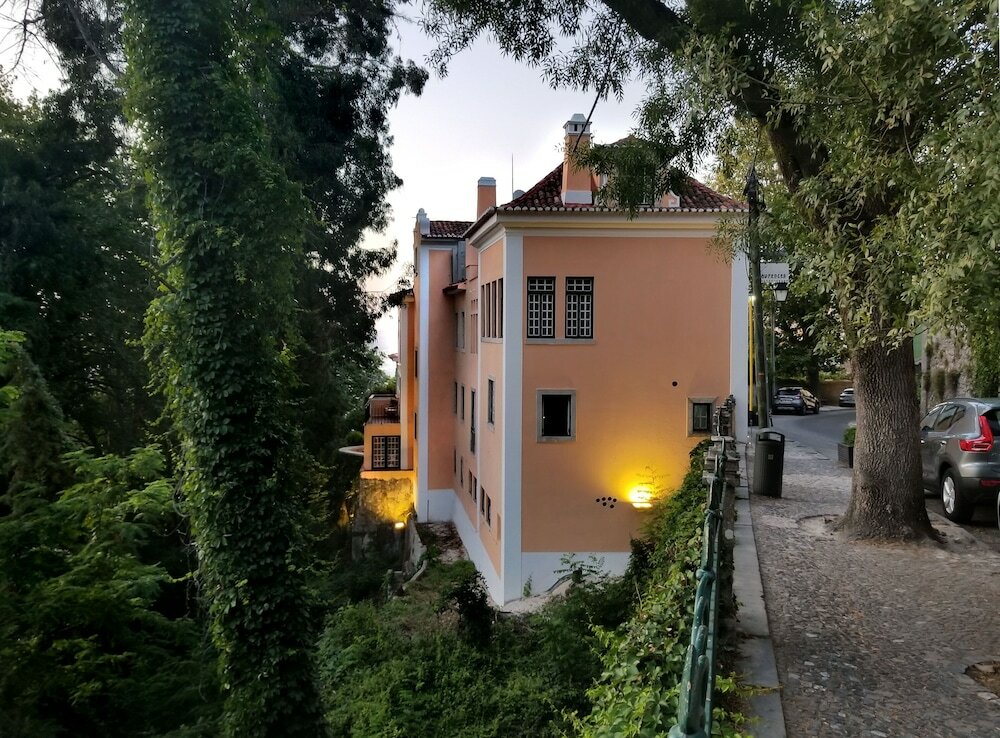 Фото Lawrence's Hotel