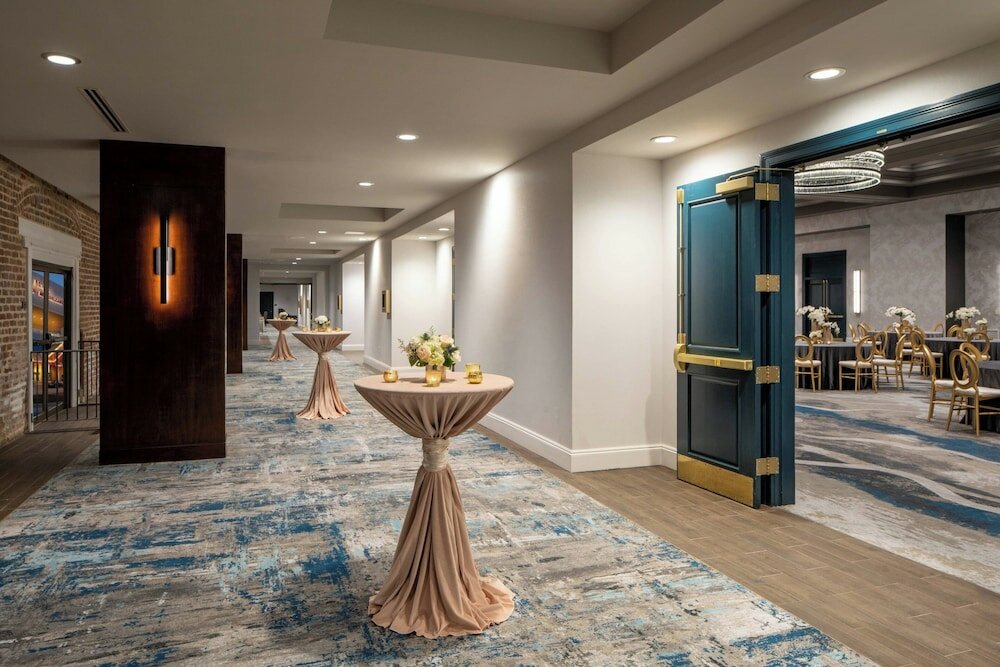 Фото New Orleans Marriott Warehouse Arts District