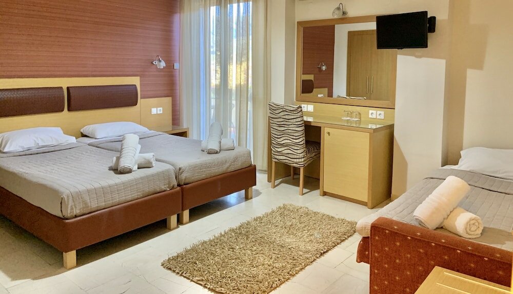 Фото Hotel Flisvos