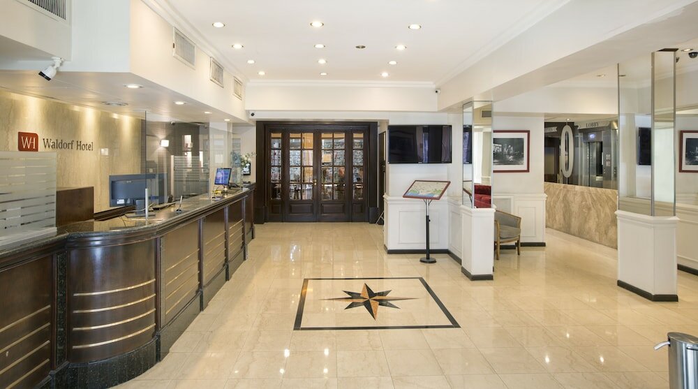 Фото Waldorf Hotel