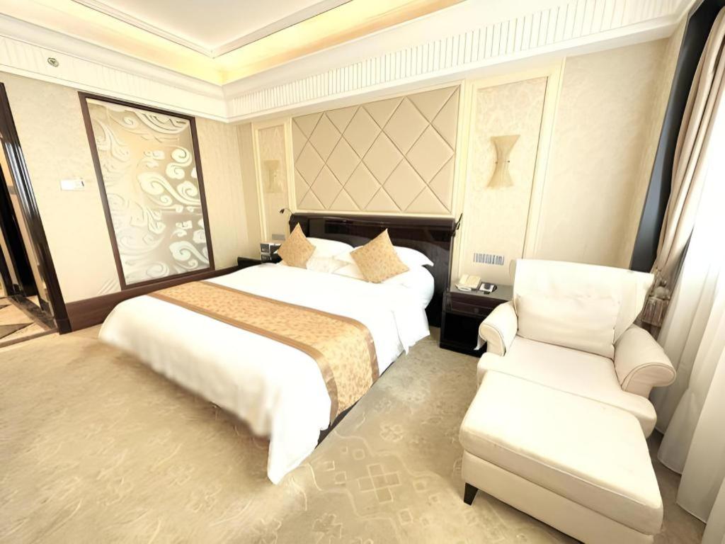 Фото Sun City Hotel Haikou