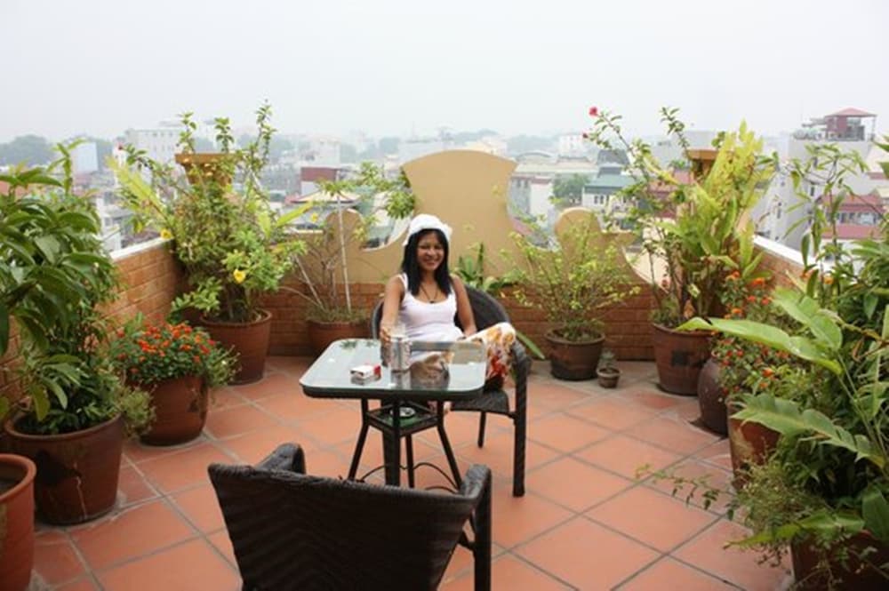 Фото Lucky 3 Hotel & Travel