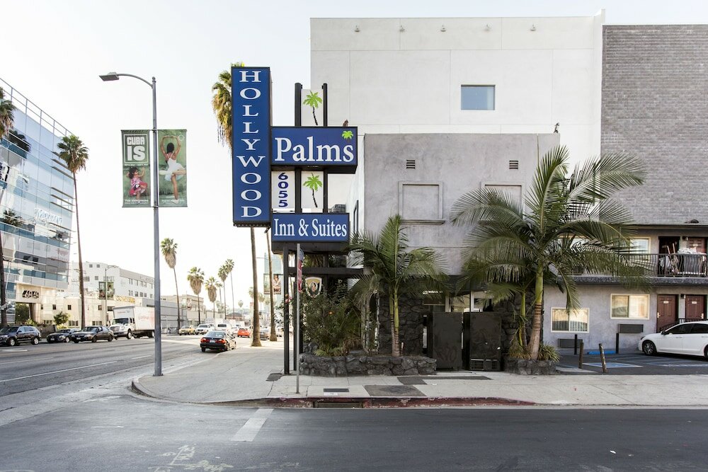 Фото Hollywood Palms Inn and Suites