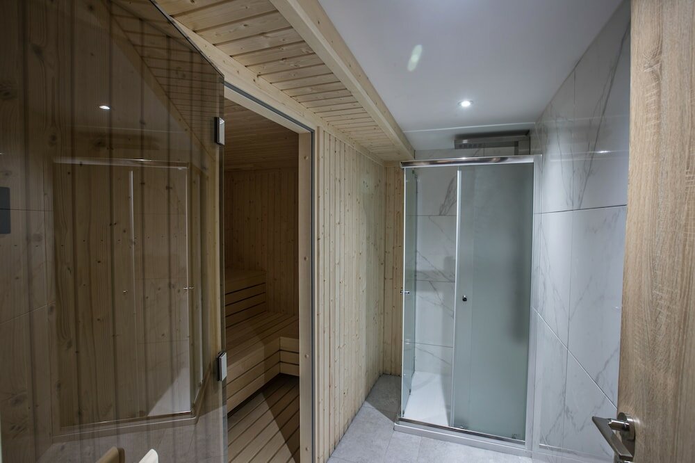 Фото Bohemian Gardens Hotel