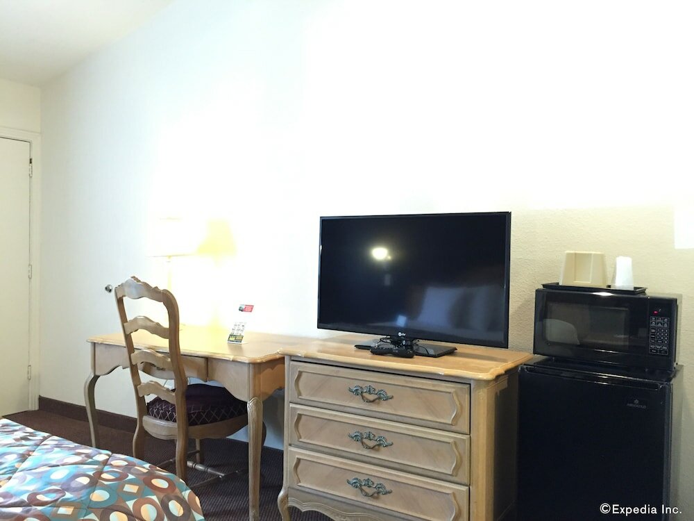 Фото Anaheim Discovery Inn & Suites