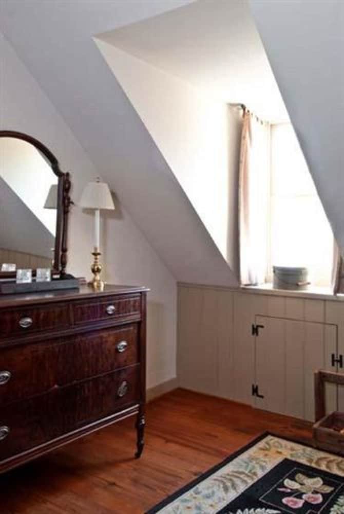 Фото The Wayside Inn Bed & Breakfast