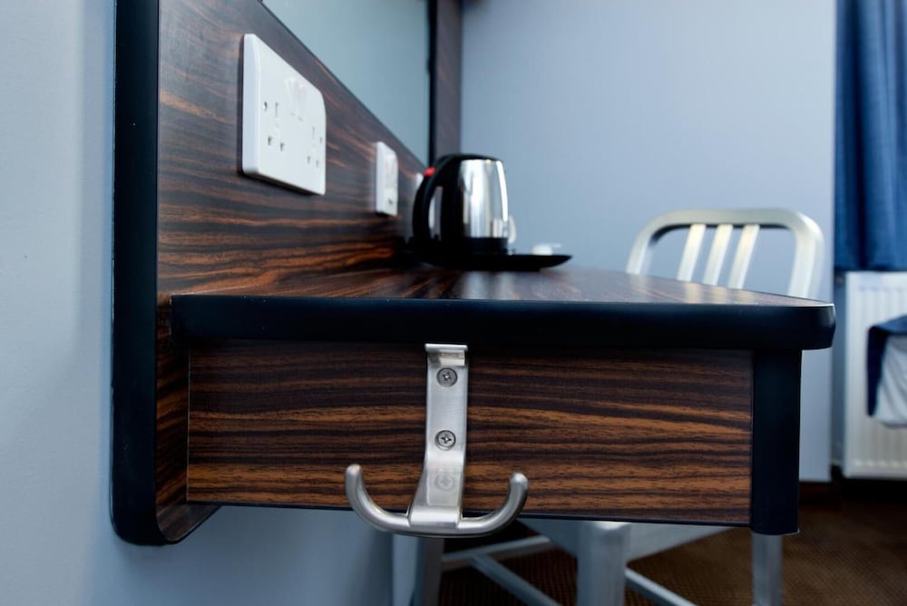 Фото The Angus Hotel