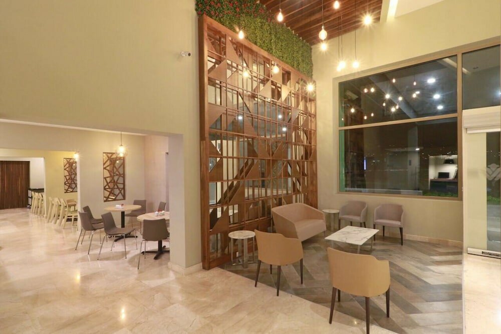 Фото Wyndham Garden Monterrey Valle Real