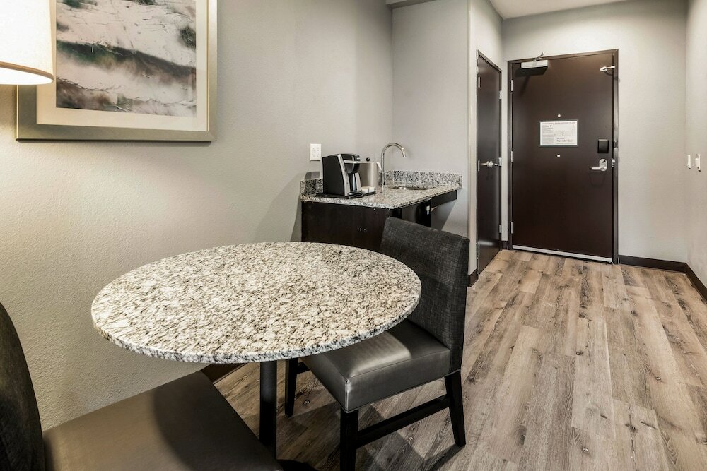 Фото Holiday Inn Hotel & Suites Silicon Valley - Milpitas, an Ihg Hotel