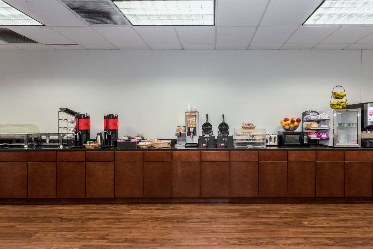 Фото Wyndham Garden Tallahassee Capitol