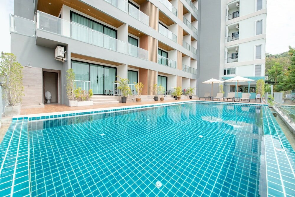 Фото Blooming Hill Boutique Suites