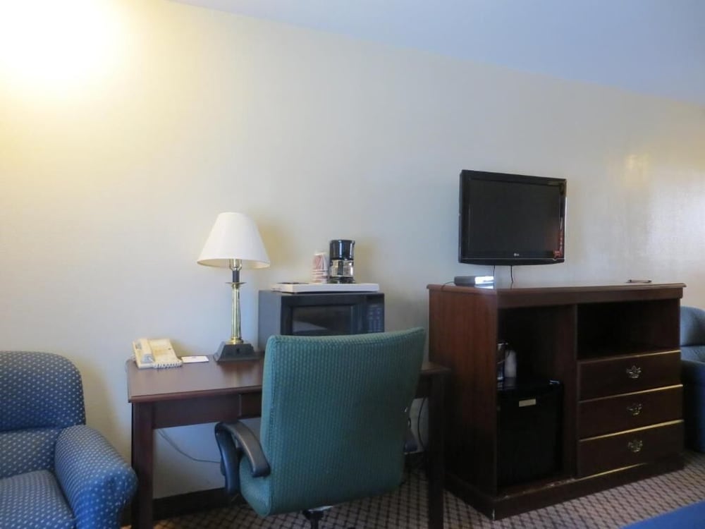 Фото Portside Inn & Suites