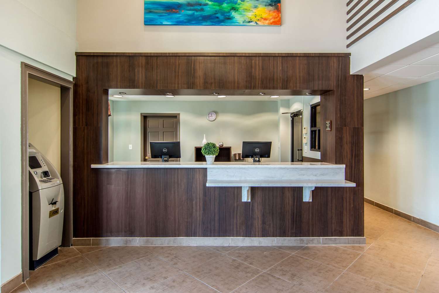 Фото Clarion Inn & Suites Atlanta Downtown