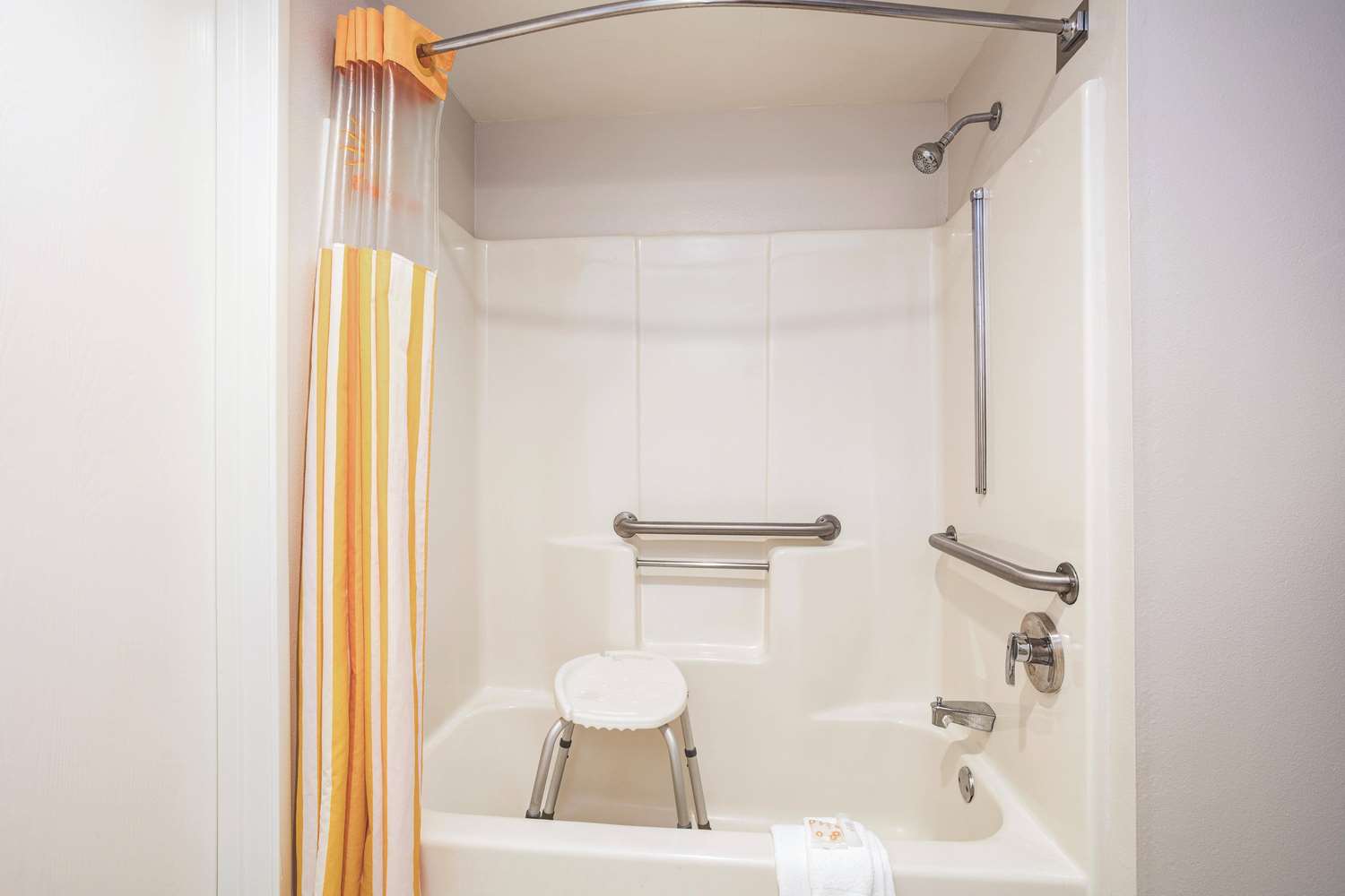 Фото La Quinta Inn & Suites by Wyndham Atlanta Roswell