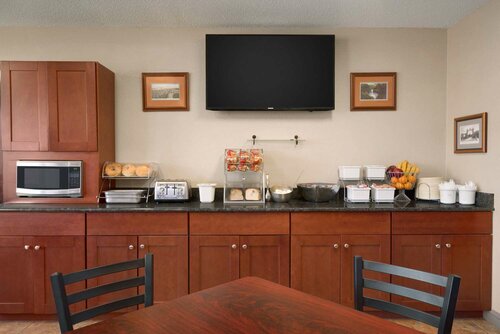 Гостиница Super 8 by Wyndham Ithaca в Итаке